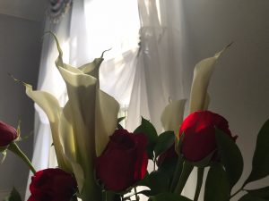 bouquet of calla lilies and roses